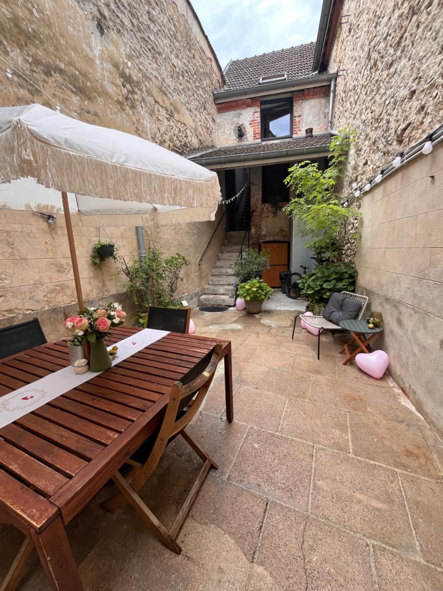 Le Nid D'Isa Bed and Breakfast Hautvillers Exteriör bild